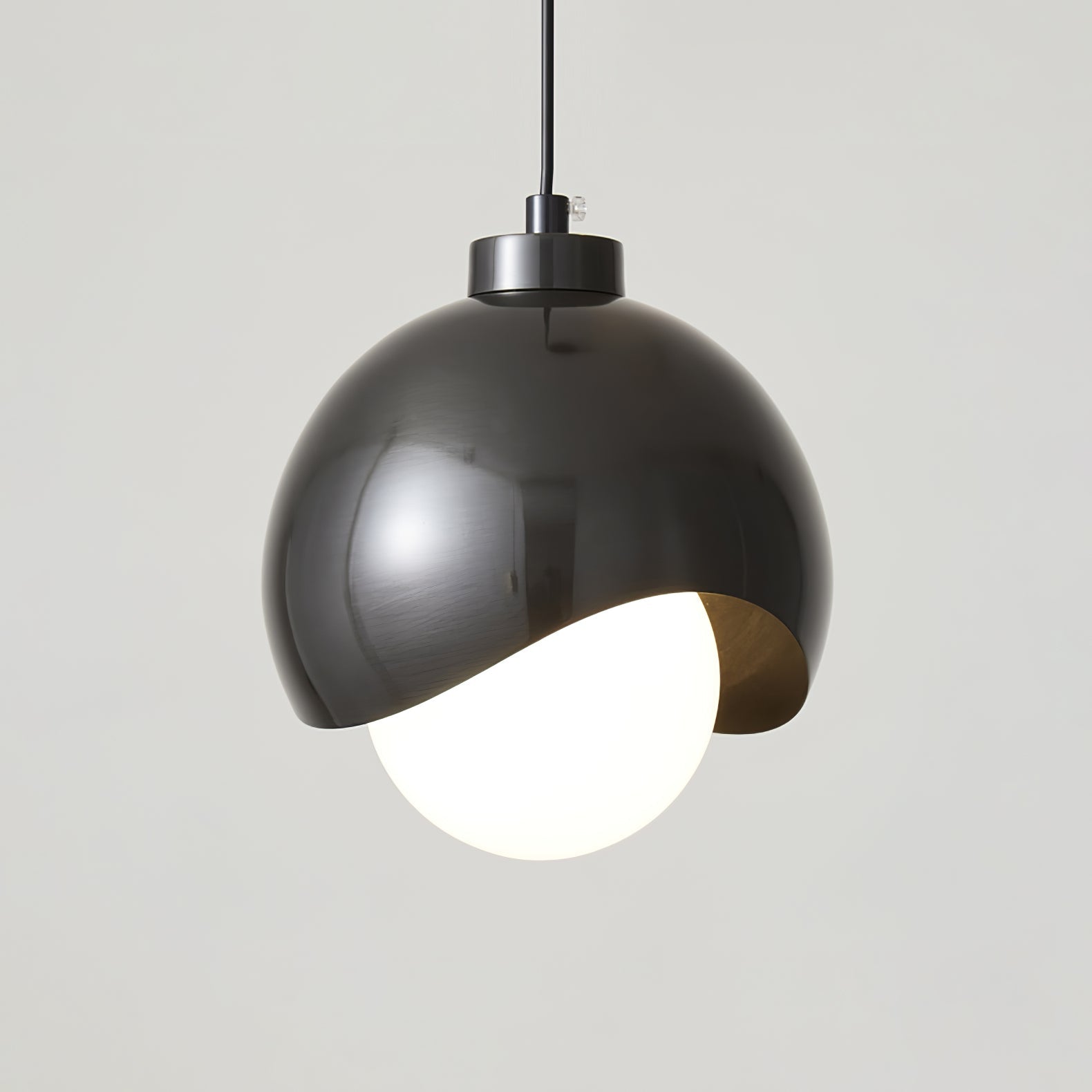 Helmet Pendant Lamp