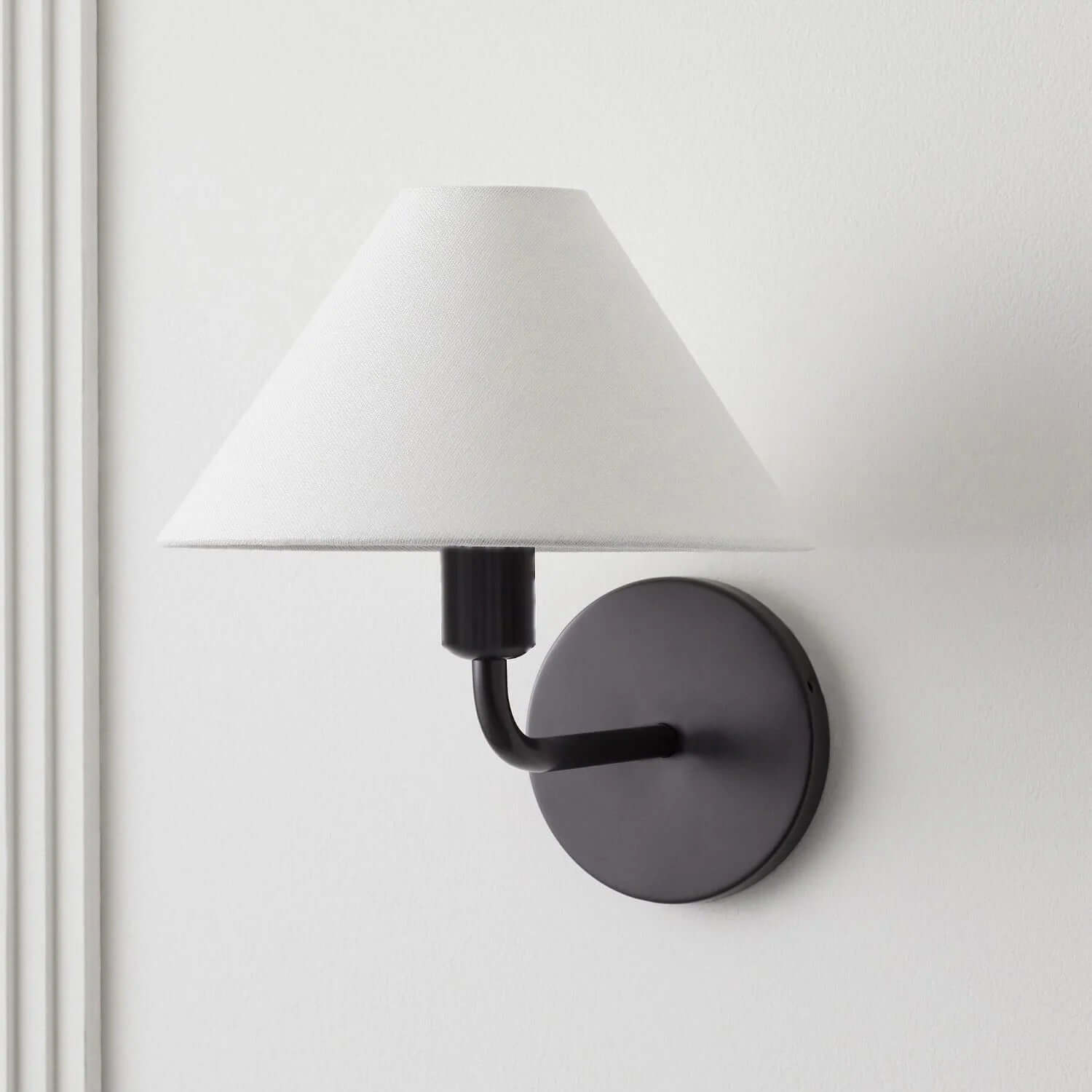 Kavrion Wall Lamp