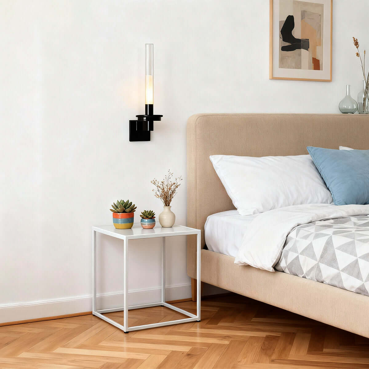 Kyvona Wall Lamp