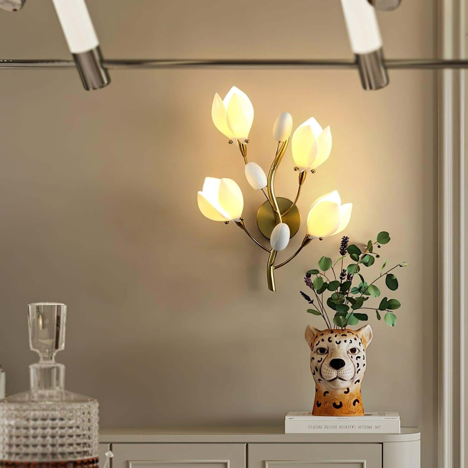 Magnolia Wall Lamp