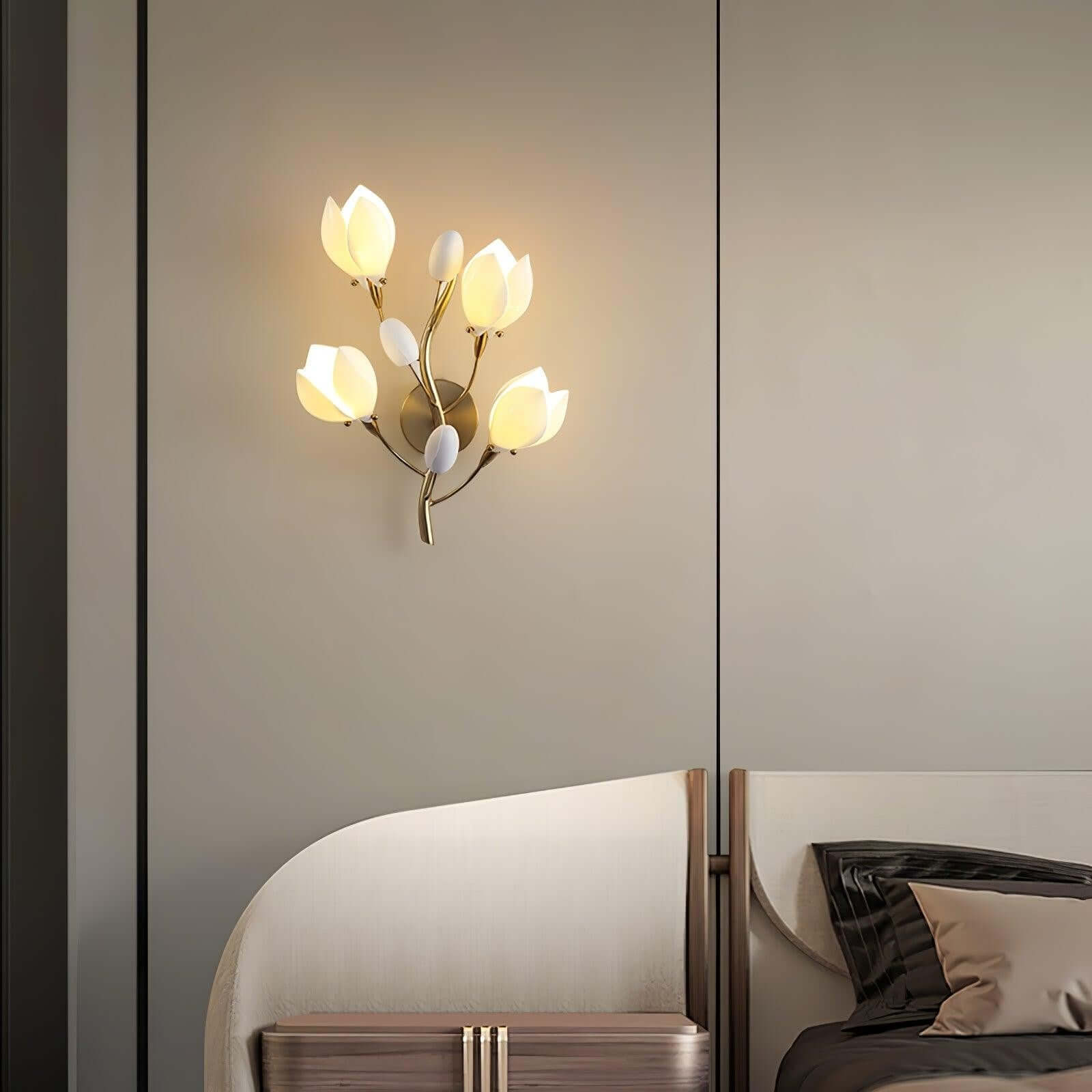 Magnolia Wall Lamp