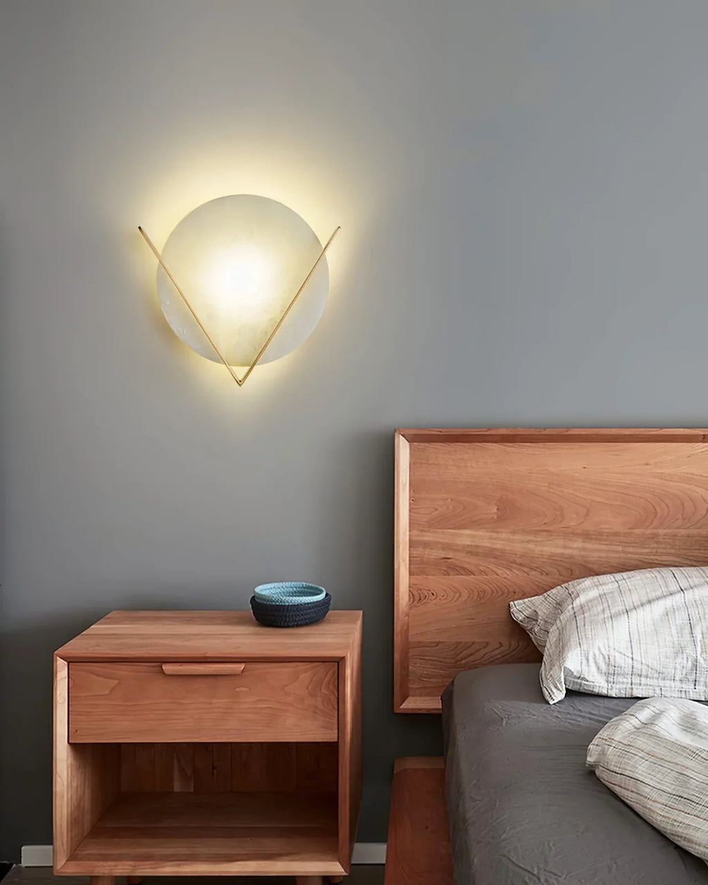 Alabaster Round Victory V Wall Lamp