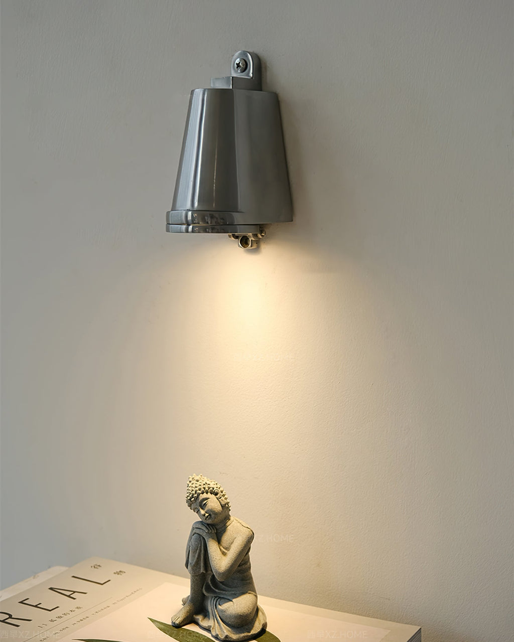 Mast Wall Light
