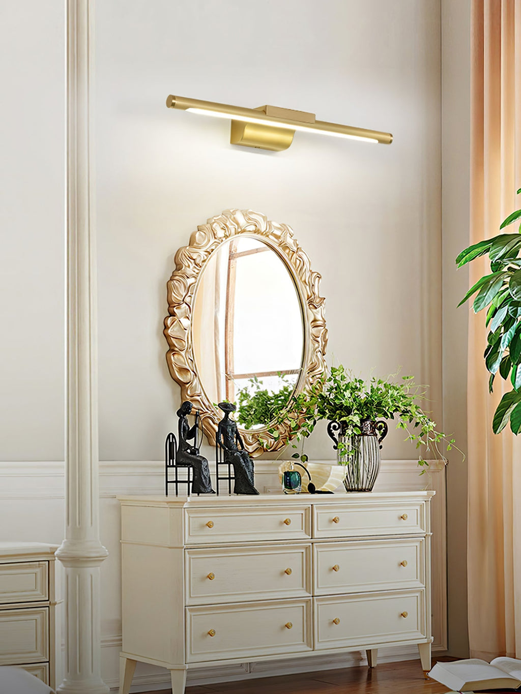 Metallic Streamlined Wall Light