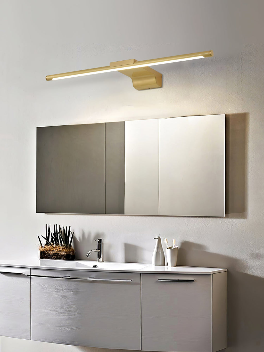 Metallic Streamlined Wall Light