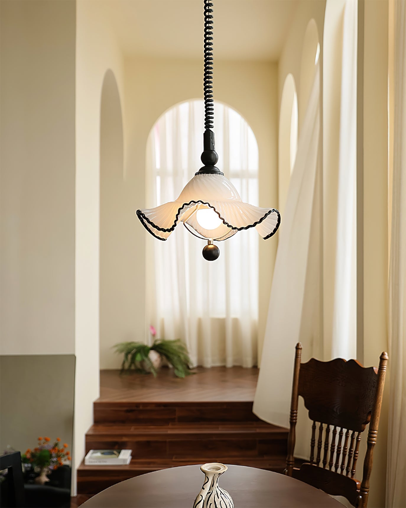 Mobo Pendant Light