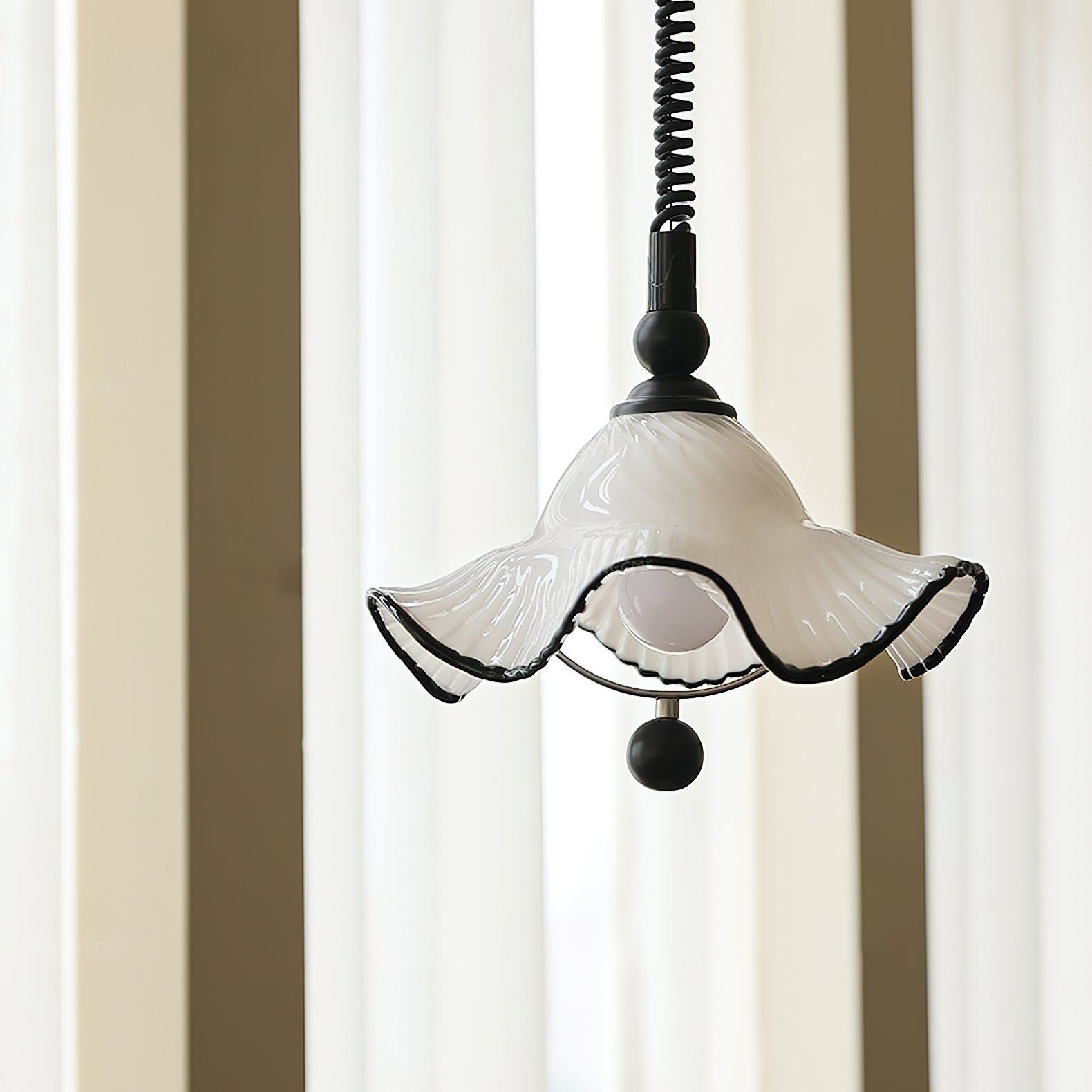 Mobo Pendant Light