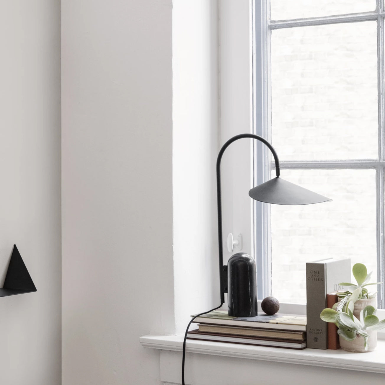 Mono Table Lamp
