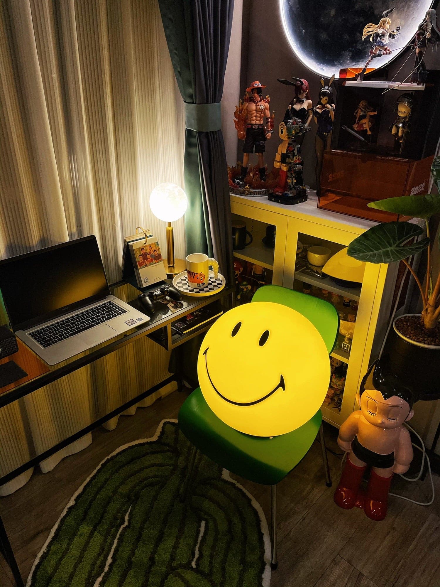 Smiley Table Lamp