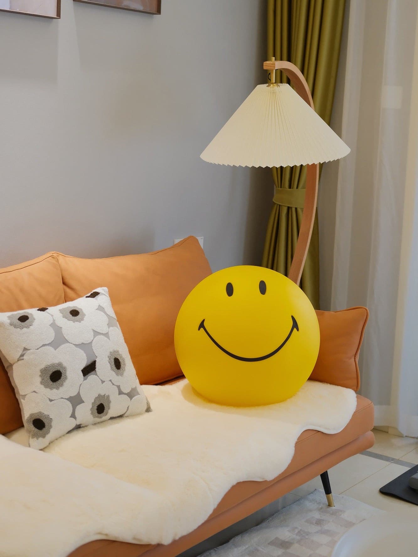 Smiley Table Lamp