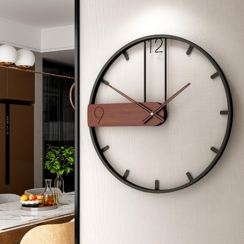 Modern Elegant Wall Clock