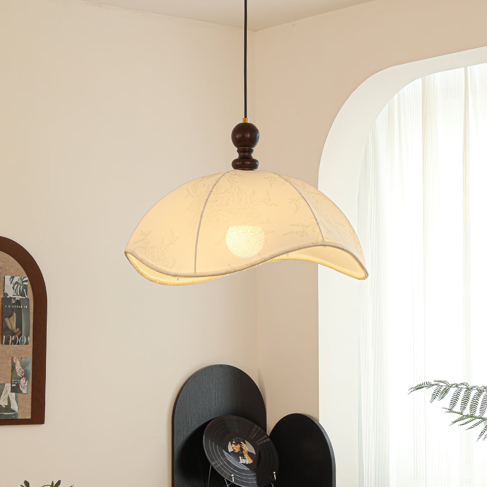 Oriente Pendant Light