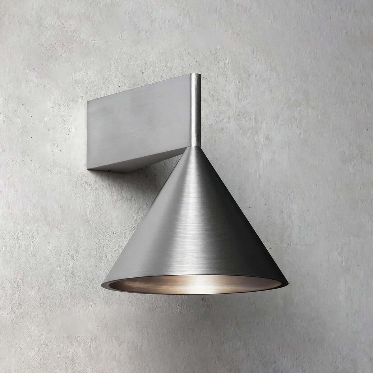 Ozyra Wall Lamp