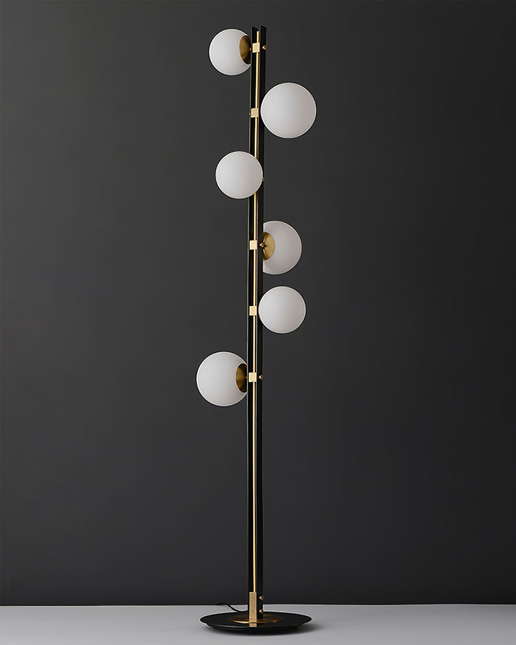 Planeta Floor Lamp