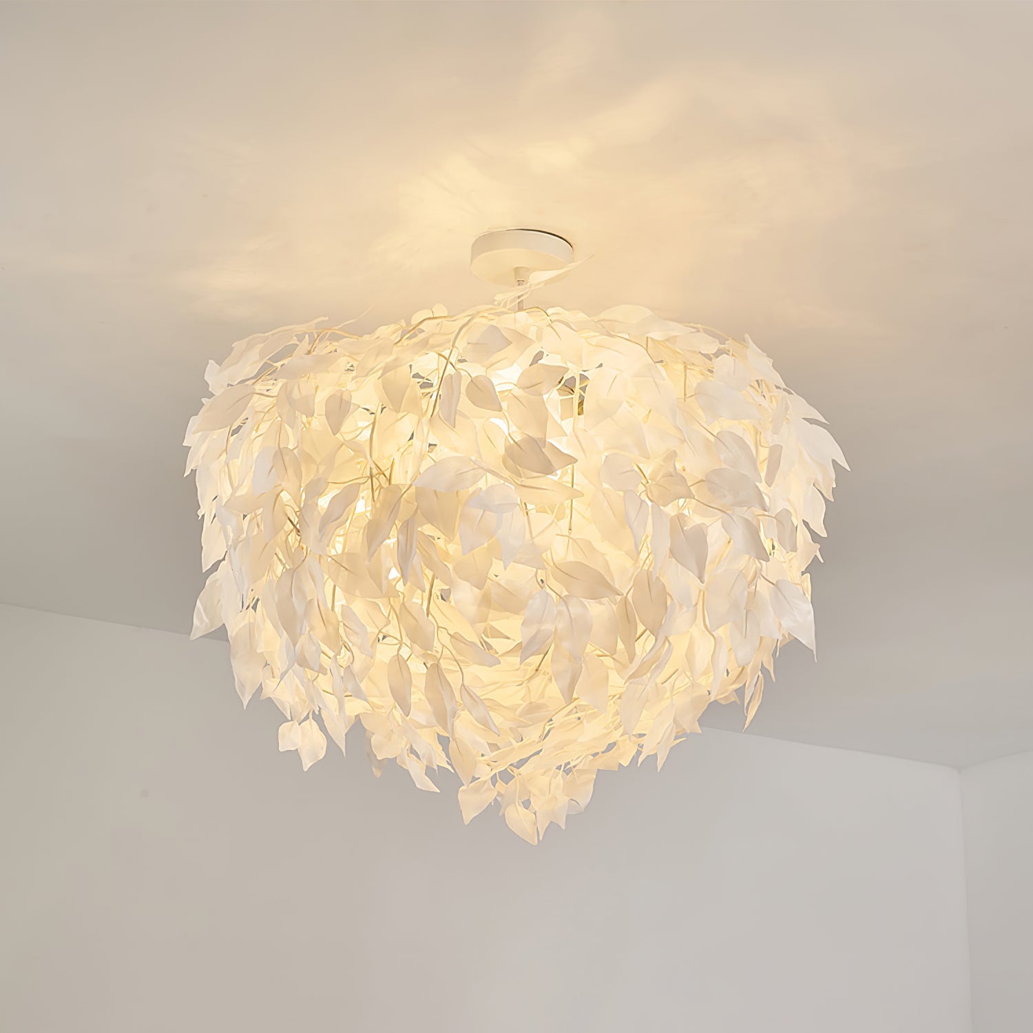 Plastic Leaves Pendant Lamp