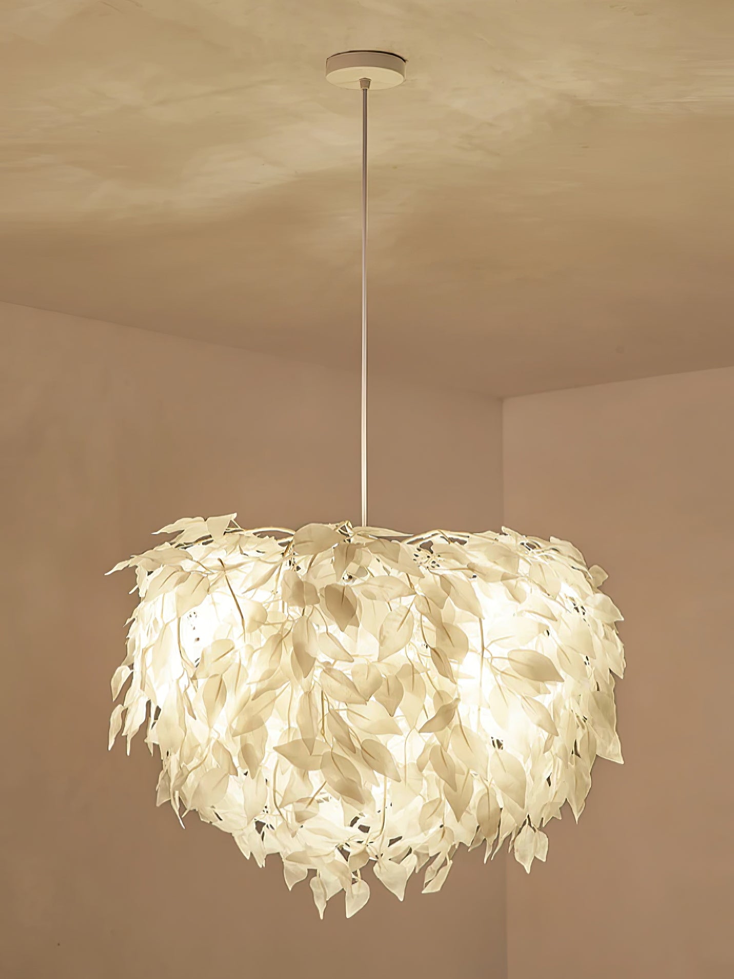 Plastic Leaves Pendant Lamp