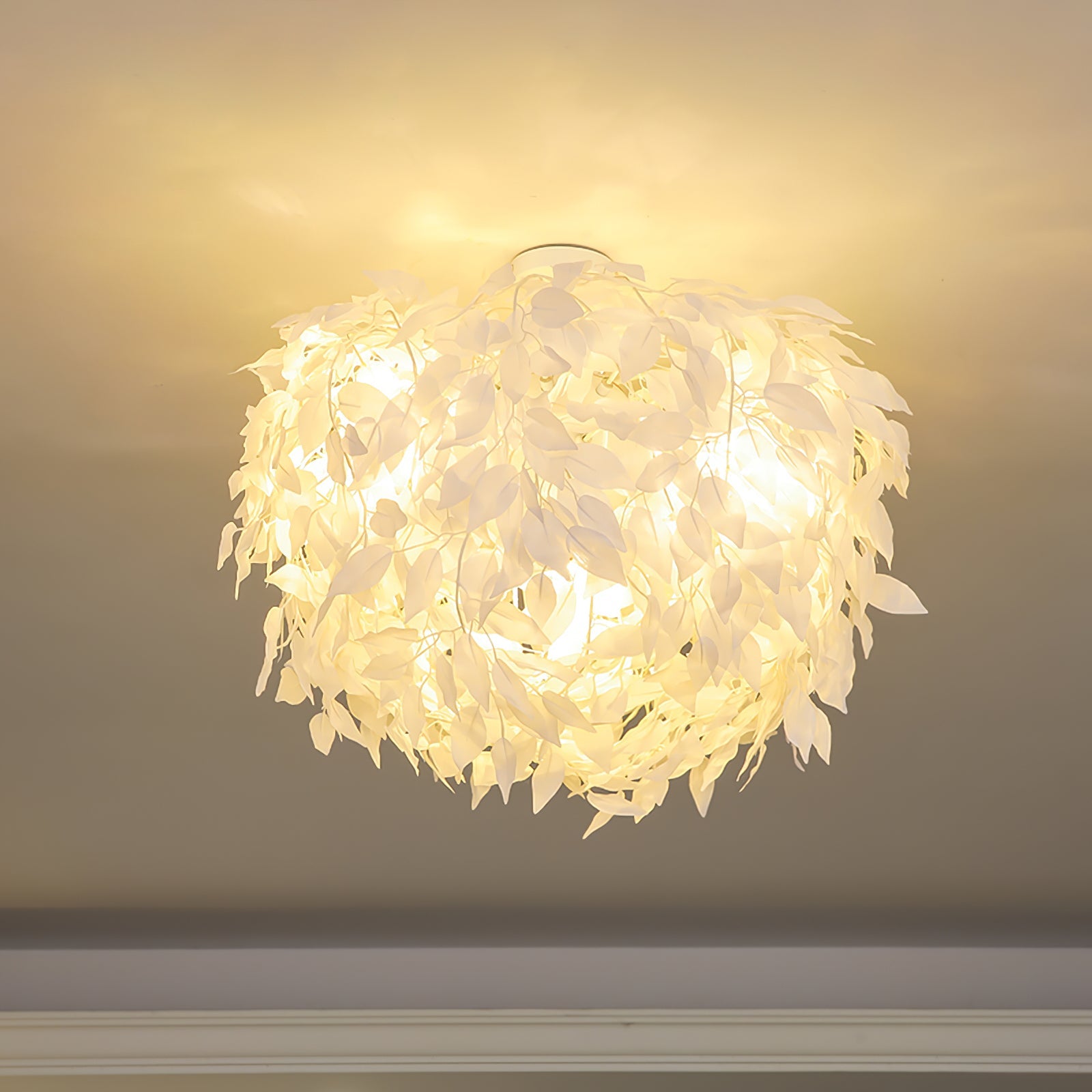 Plastic Leaves Pendant Lamp