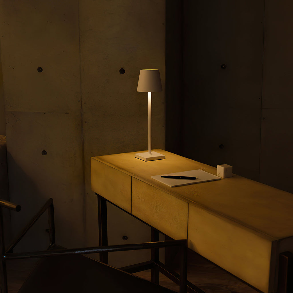 Doku Built-in Battery Table Lamp