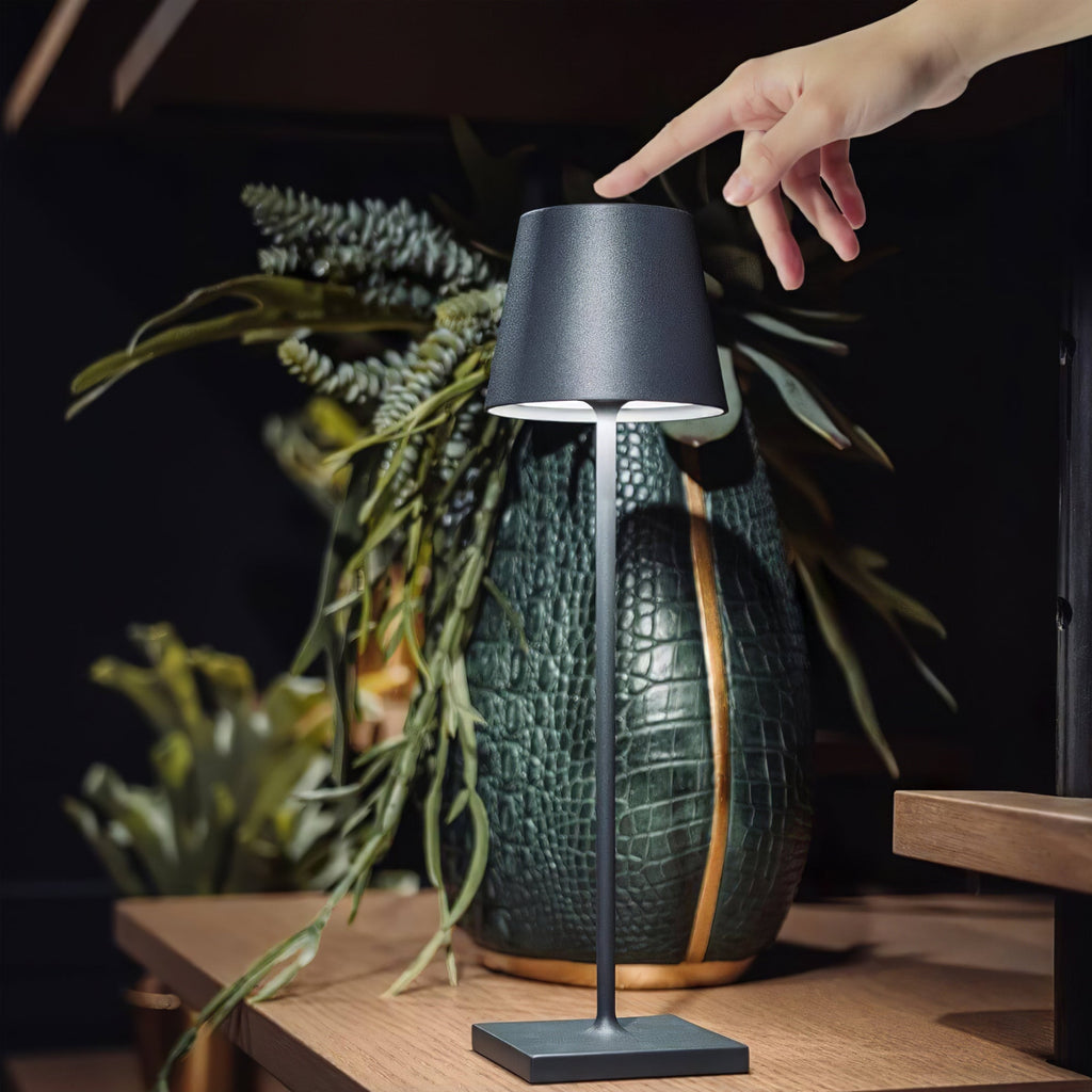 Doku Built-in Battery Table Lamp
