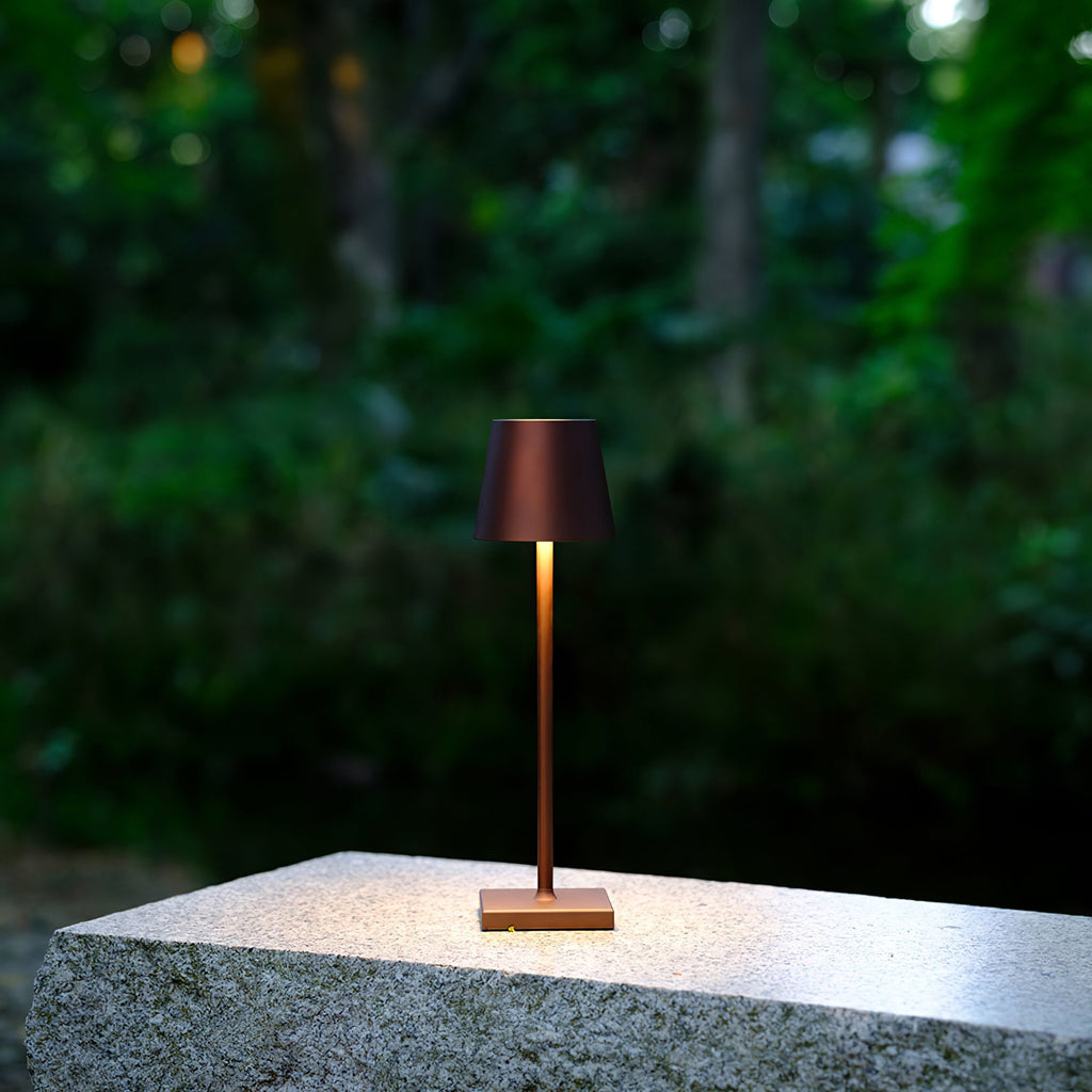 Doku Built-in Battery Table Lamp