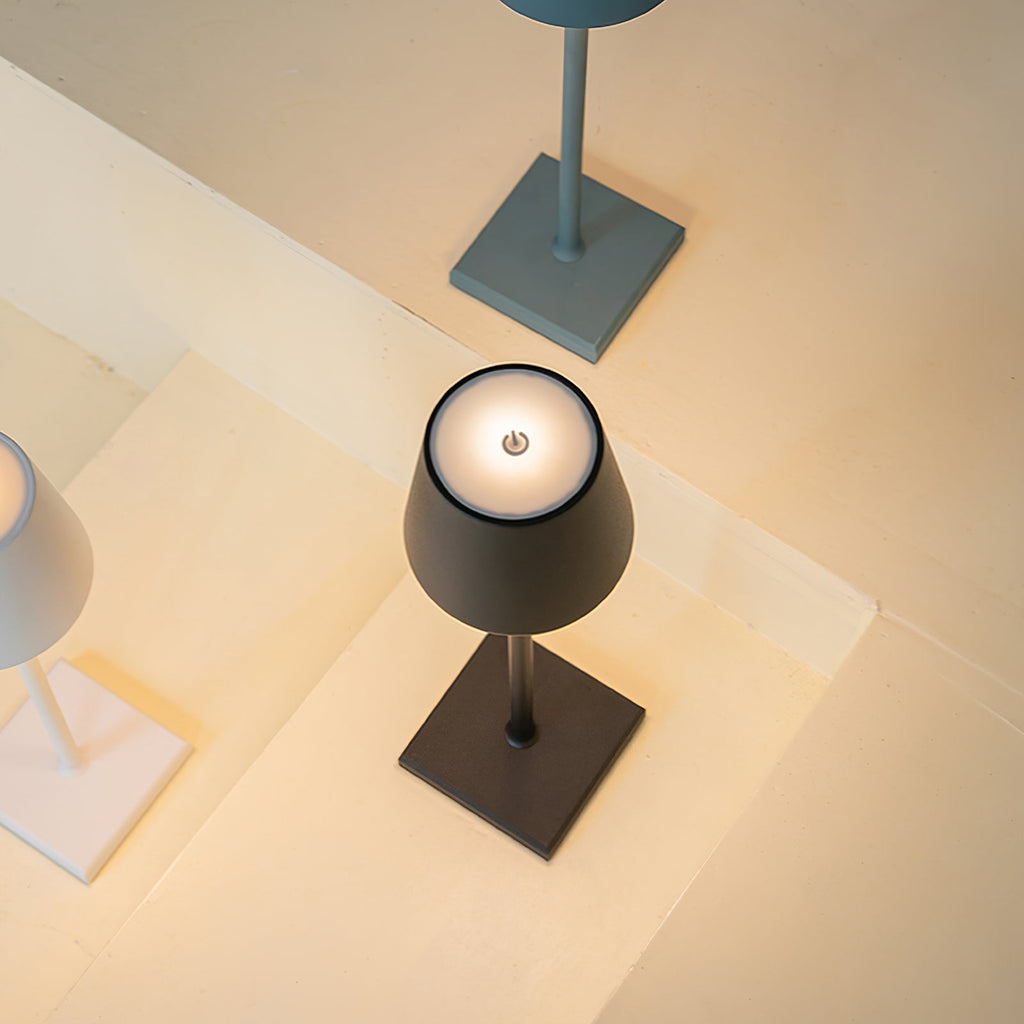 Doku Built-in Battery Table Lamp