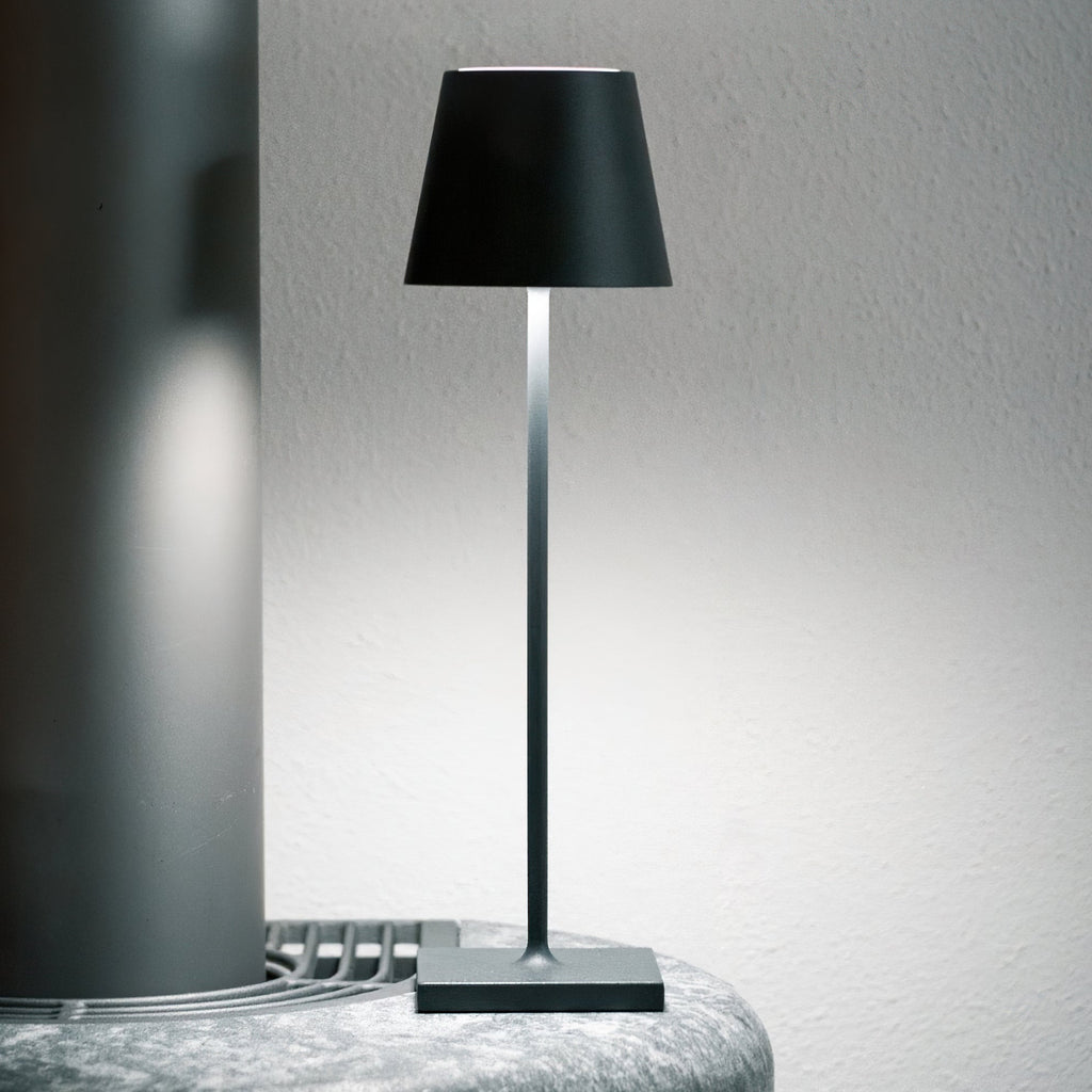 Doku Built-in Battery Table Lamp