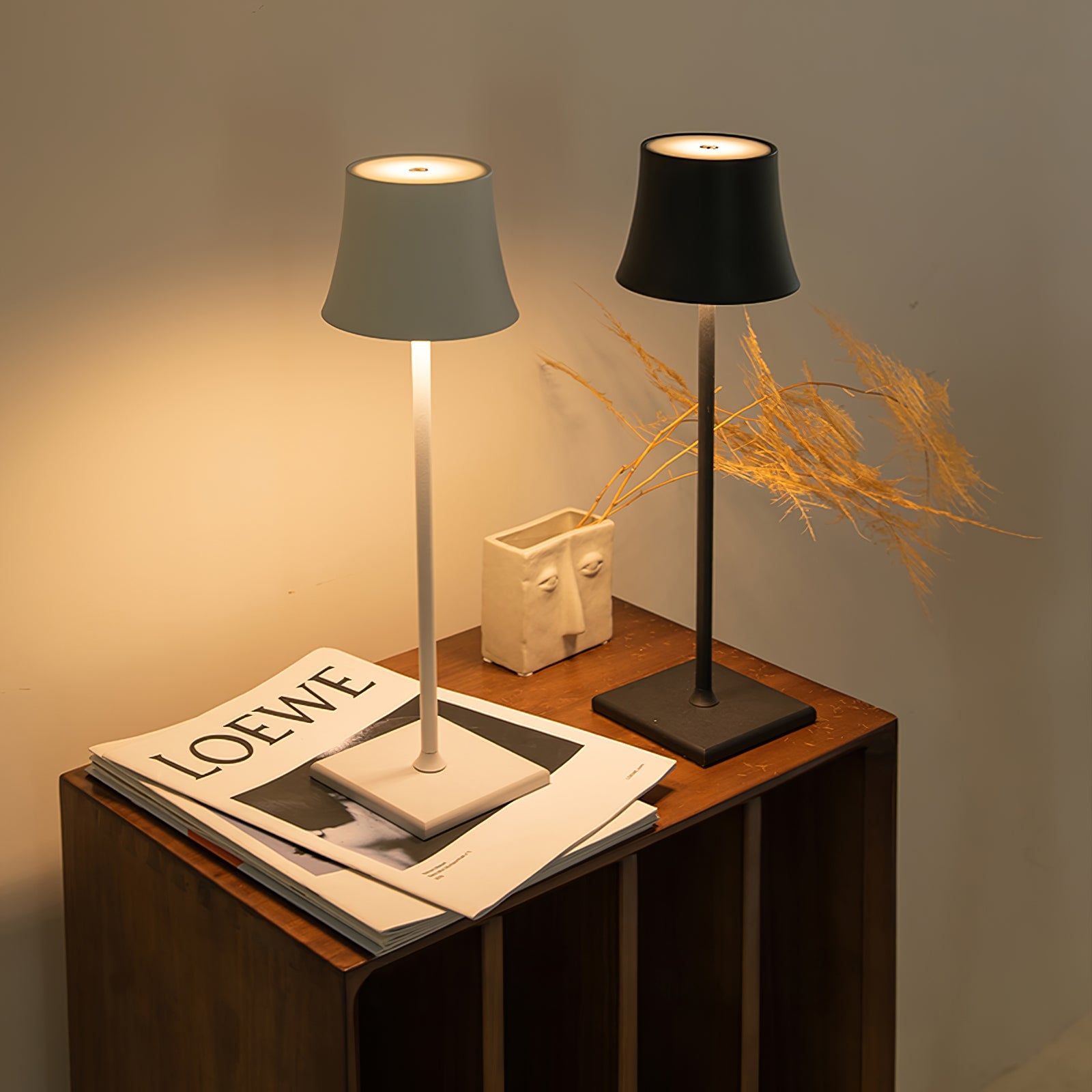 Doku Built-in Battery Table Lamp
