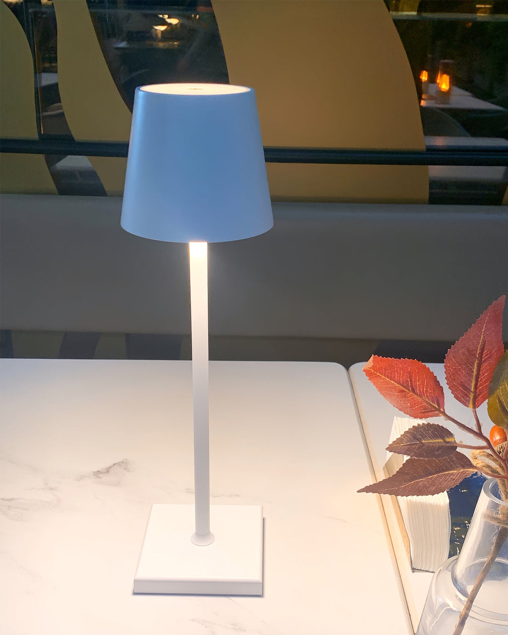 Doku Built-in Battery Table Lamp