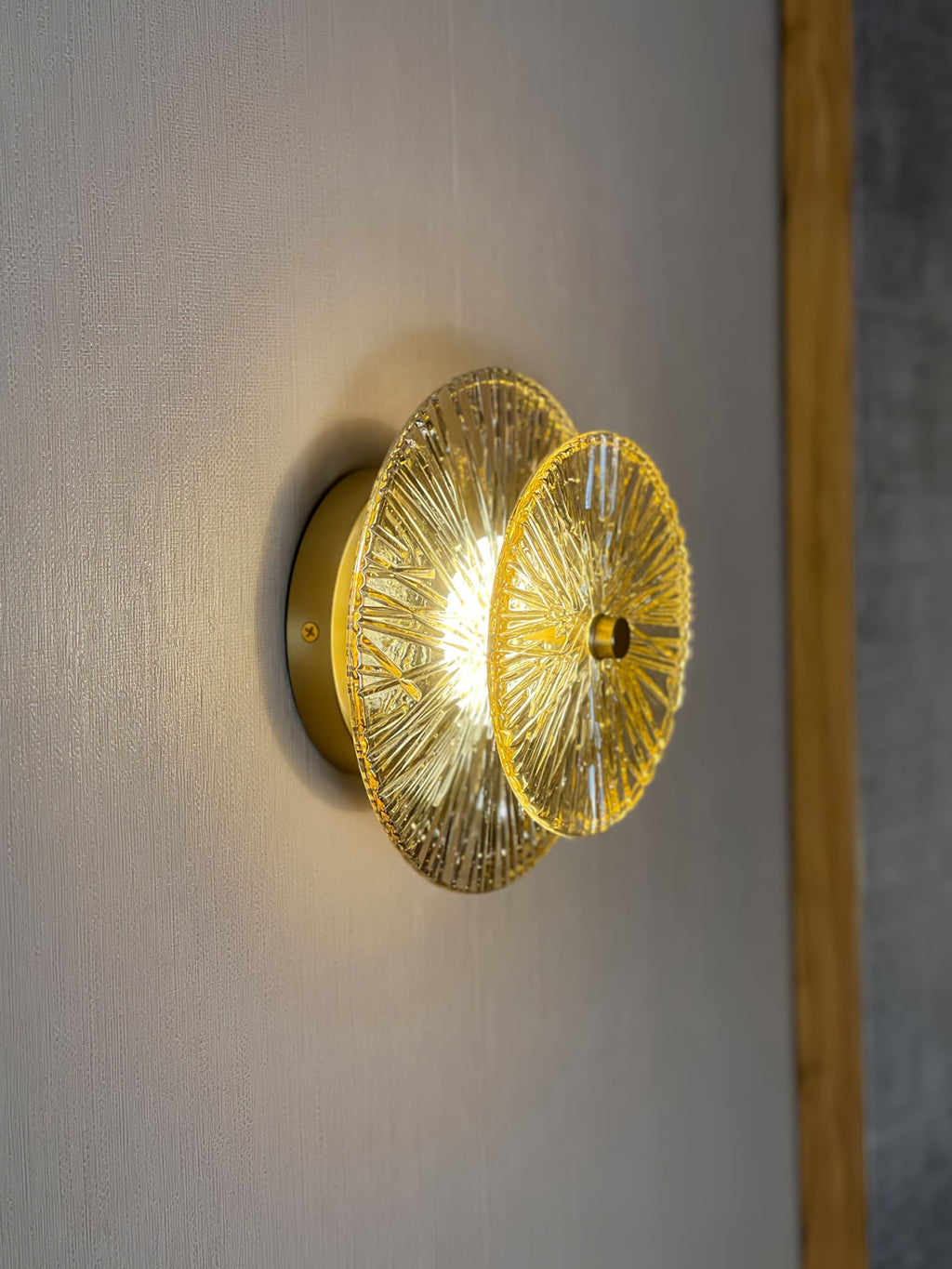 Round Crystal Wall Lamp