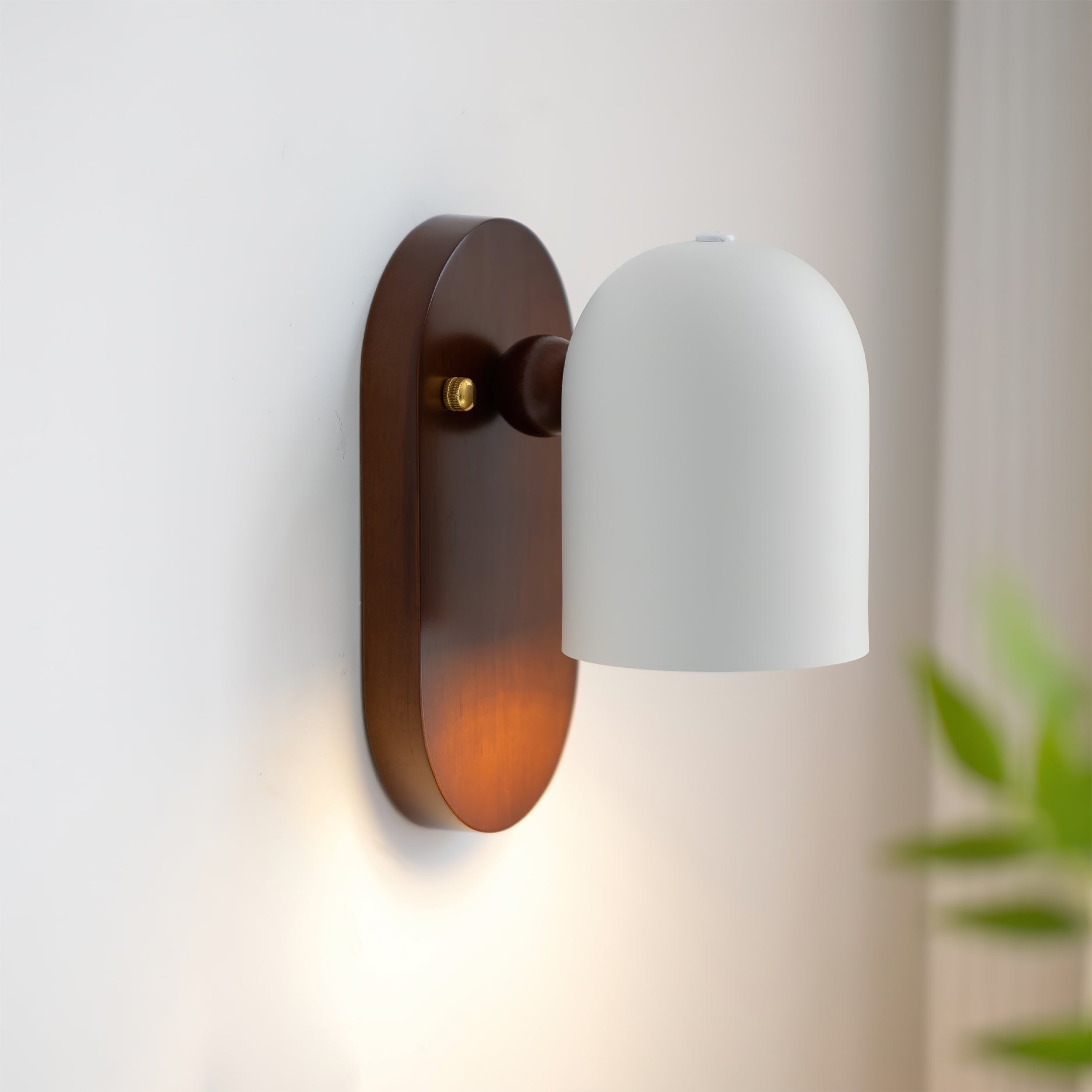 Sable Wall Lamp