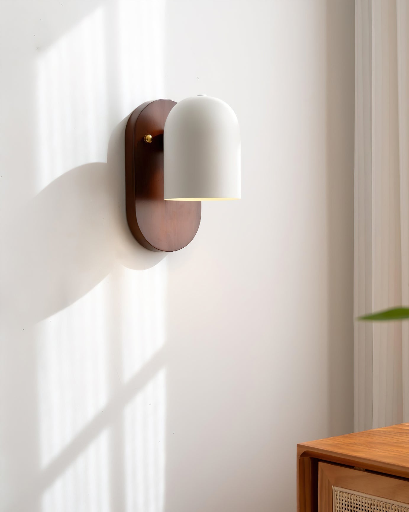 Sable Wall Lamp
