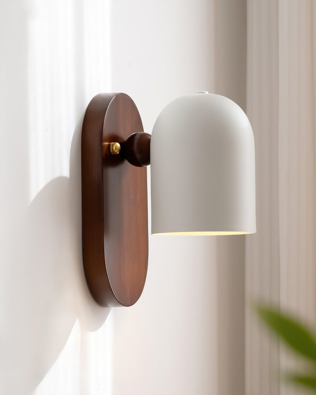 Sable Wall Lamp