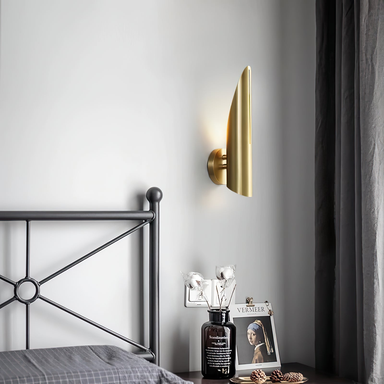 Salvatore Wall Lamp