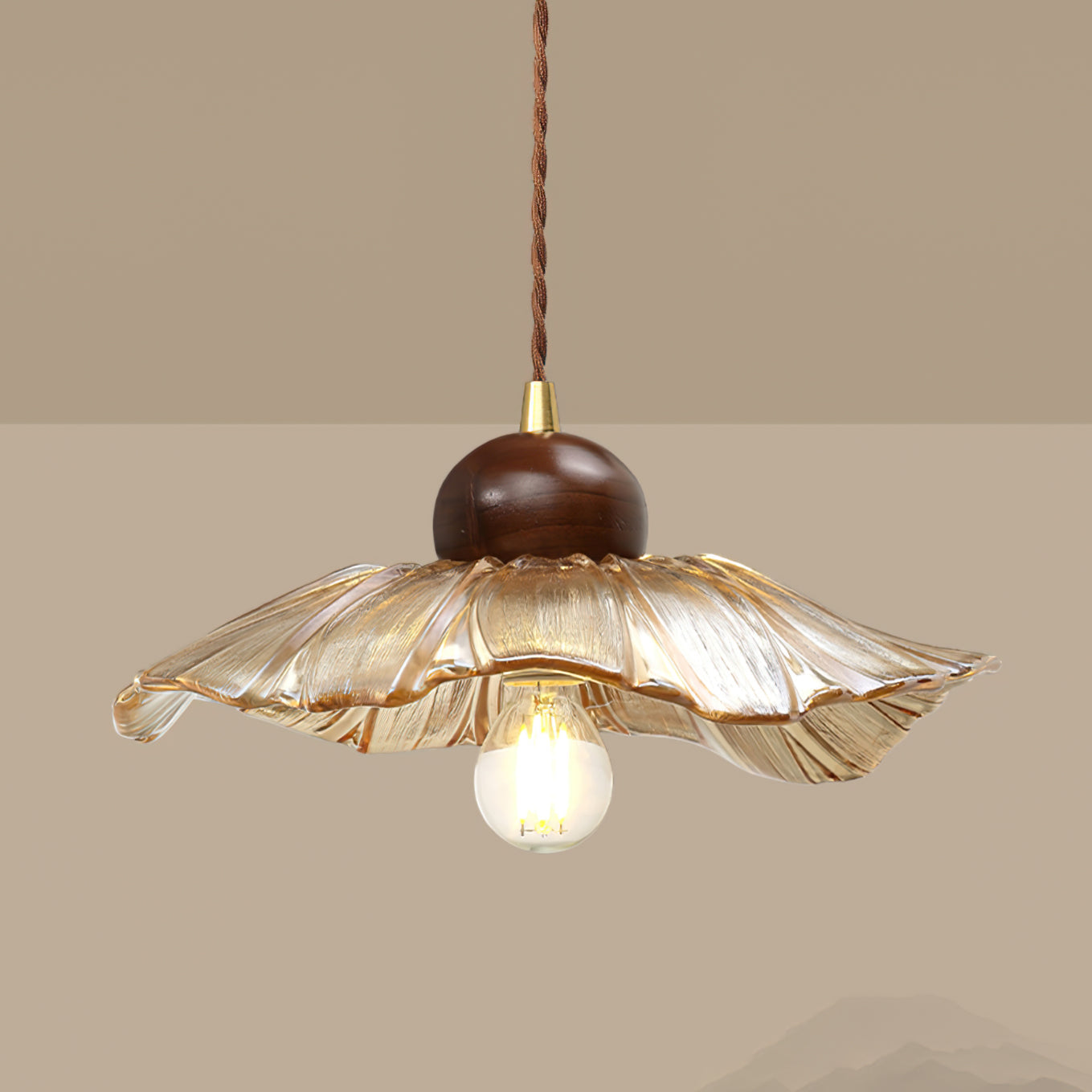 Scalloped Floral Pendant Lamp