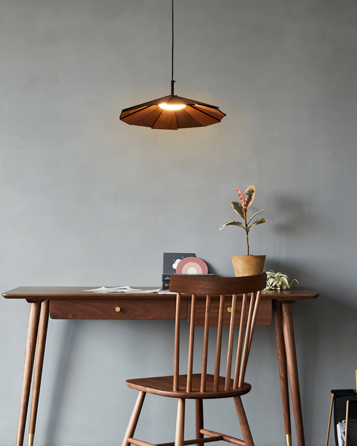 Sepal Pendant Lamp