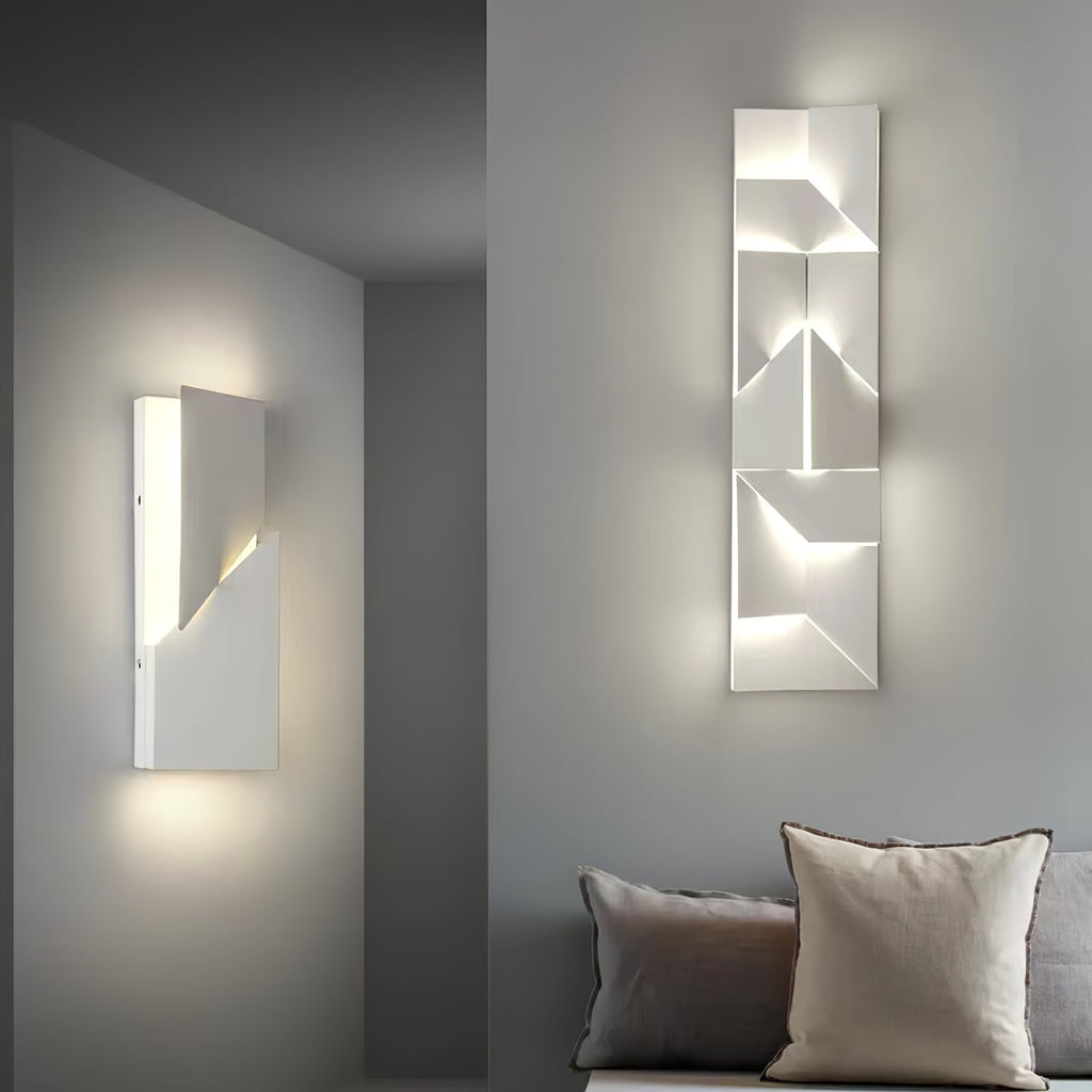 Shadows Wall Lamp