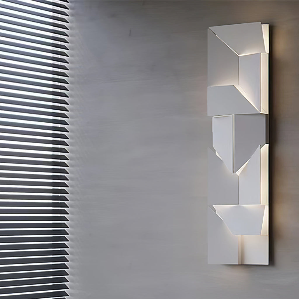 Shadows Wall Lamp