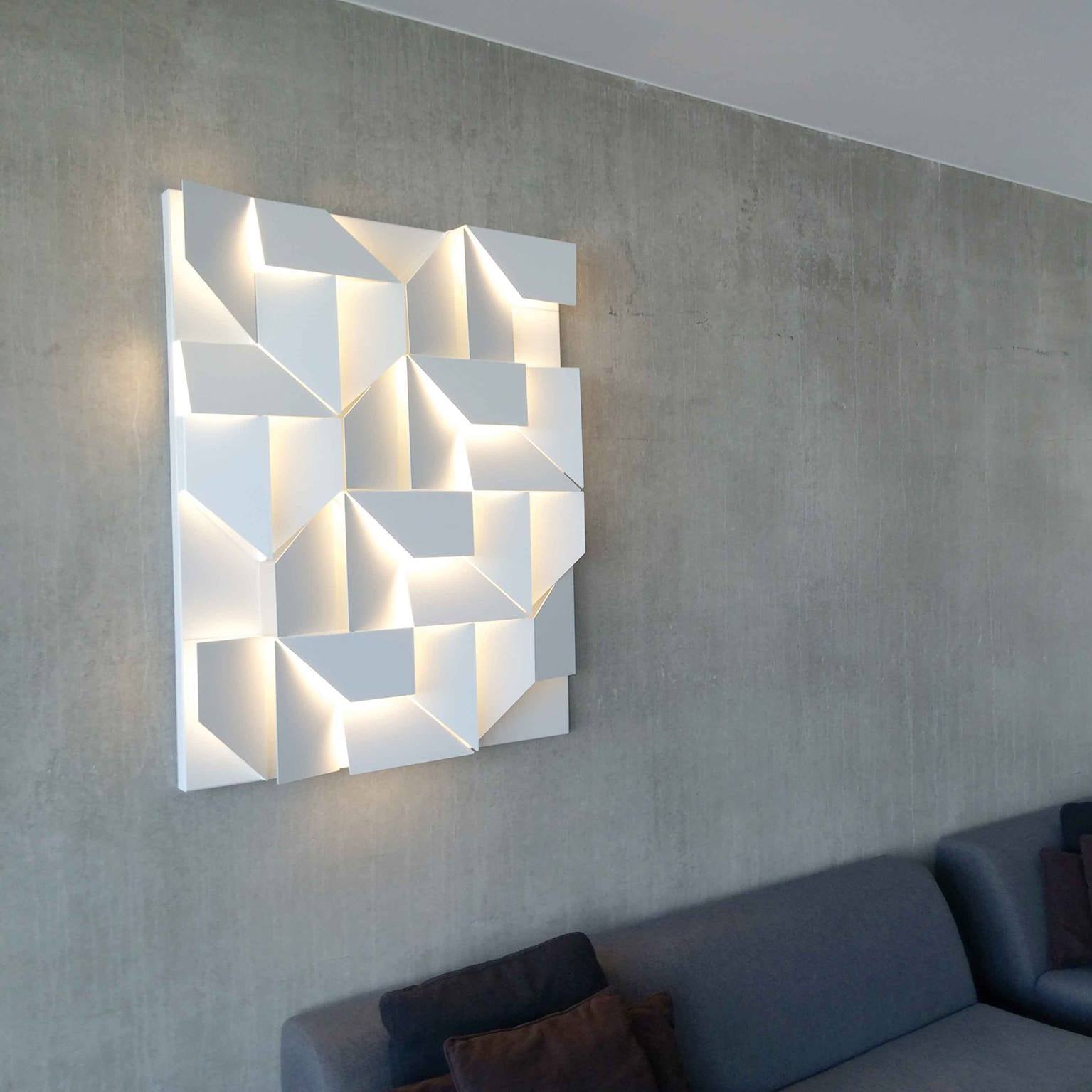 Shadows Wall Lamp