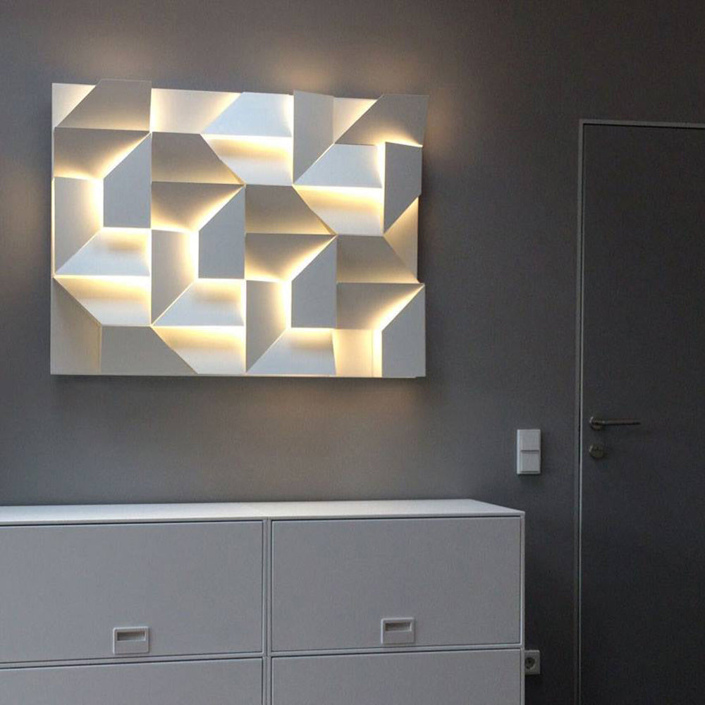 Shadows Wall Lamp