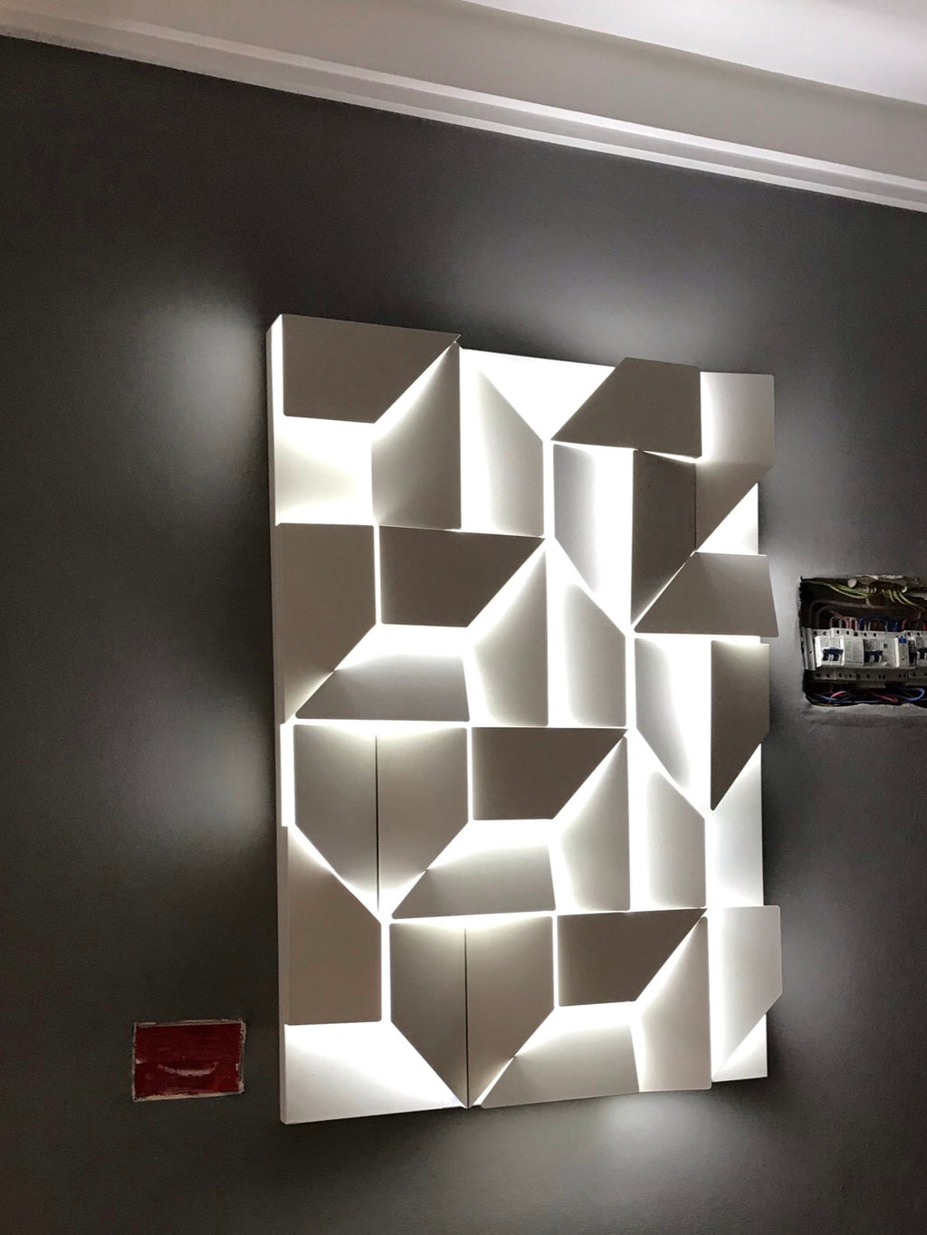 Shadows Wall Lamp
