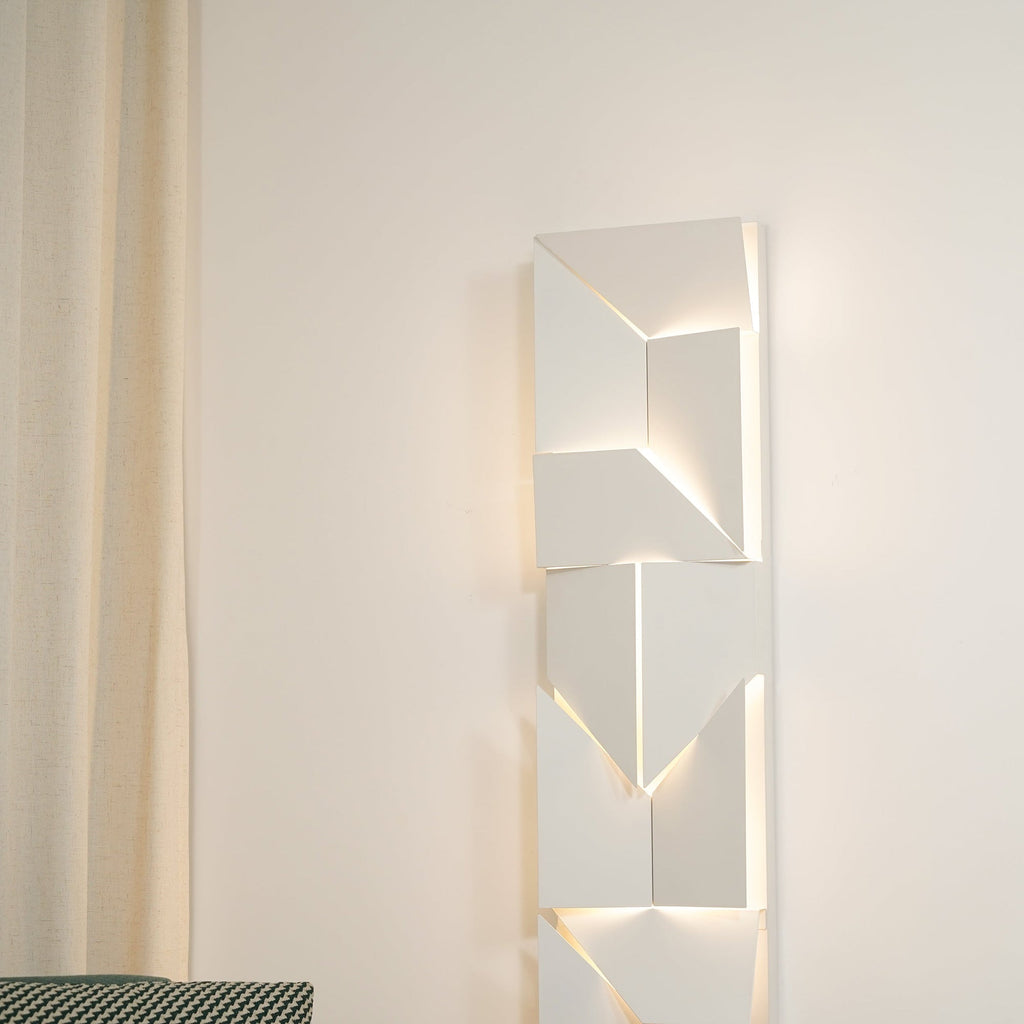Shadows Wall Lamp