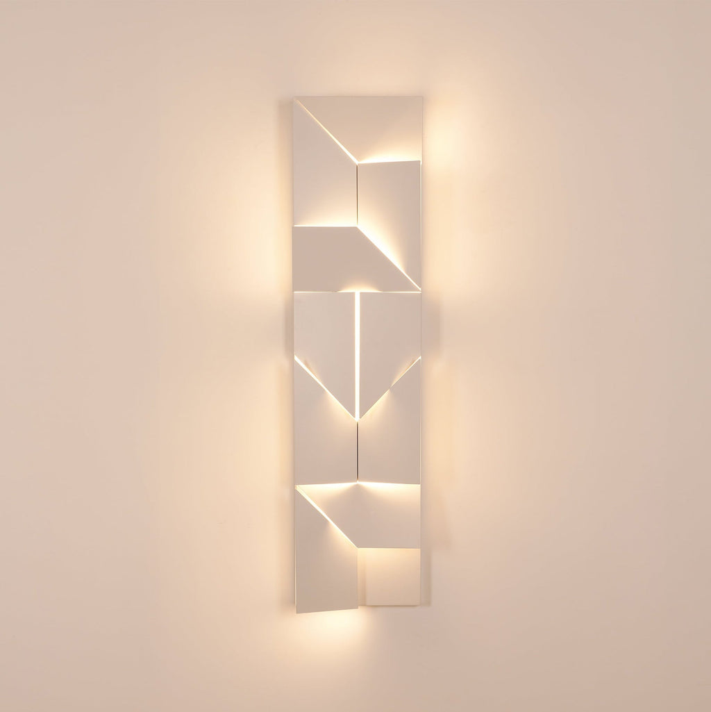 Shadows Wall Lamp
