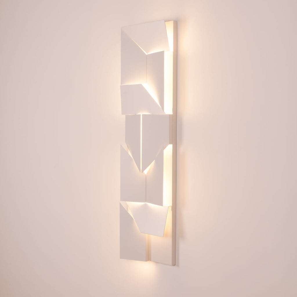 Shadows Wall Lamp