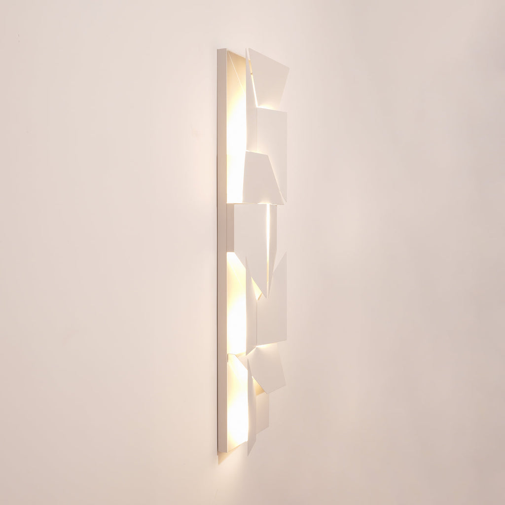 Shadows Wall Lamp
