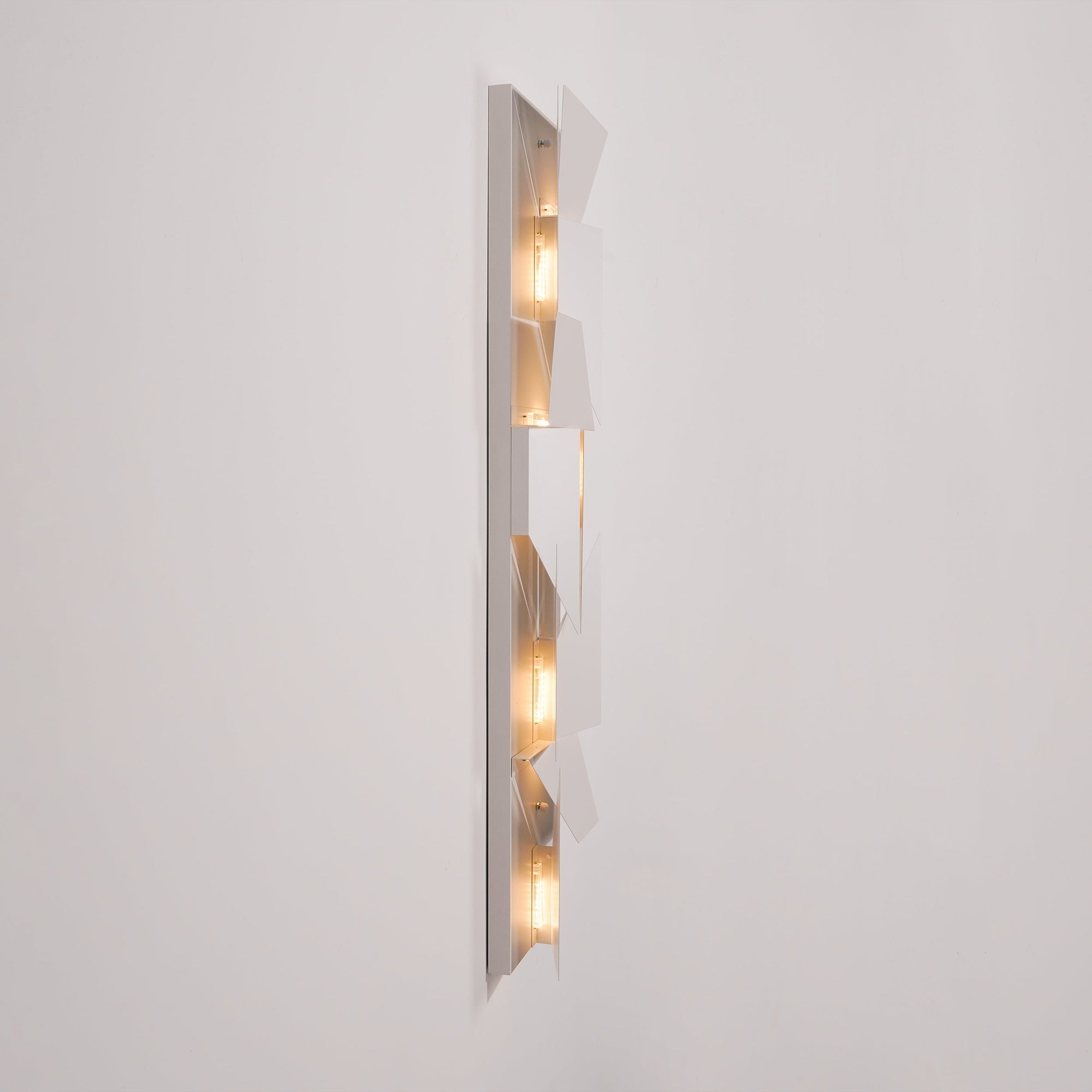 Shadows Wall Lamp