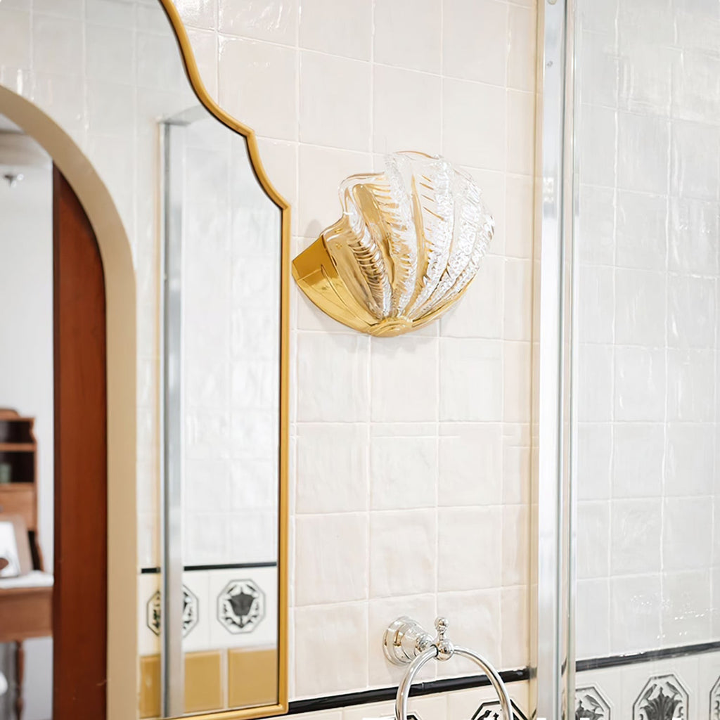 Shell Brass Wall Lamp