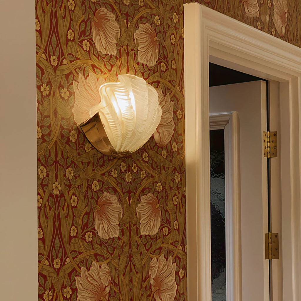 Shell Brass Wall Lamp