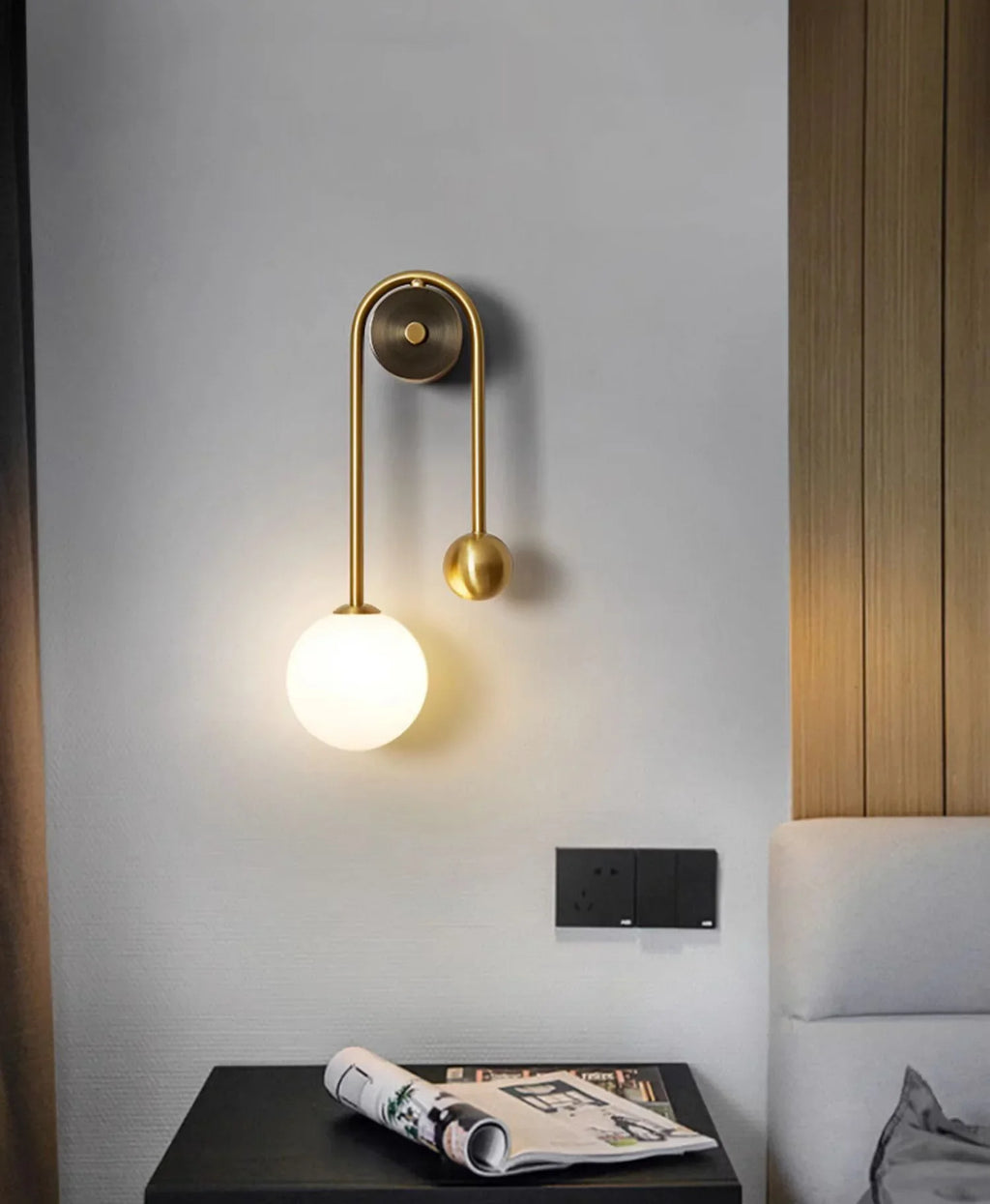 Spherical Light Luxury Wall Lamp