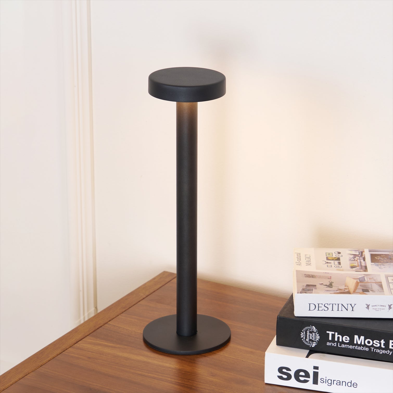 Tetatet Built-in Battery Table Lamp