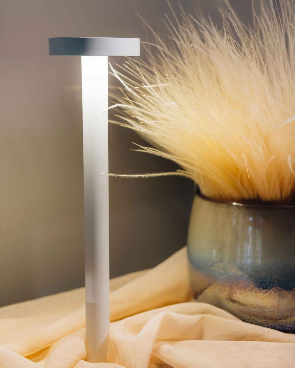 Tetatet Built-in Battery Table Lamp